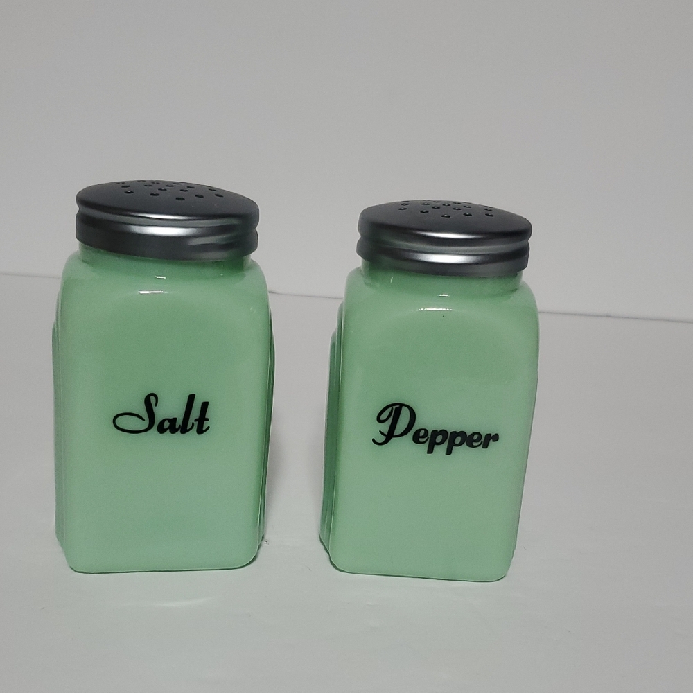 Jadiete Salt And Pepper Shakers